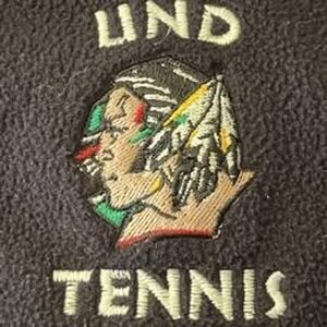 Vintage UND Sioux Tennis University of North Dakota Fleece Jacket Adult M